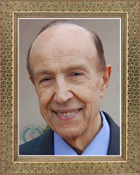 استاد چشم پزشکی دانشگاه UCLA آمریکا
دکتر غلامعلی پیمان متولد ۱۳۱6 شیراز. تحصیلات دانشگاهی پزشکی عمومی از دانشگاه فرایبورگ و مدرک پسا دکترای خود را از دانشگاه UCLA دریافت کرد. او را به عنوان « مبدع روش جراحی لیزیک » می شناسند و نخستین بار ثبت Patent این مهم به نام ایشان در کشور آمریکا ثبت شد. او منتخب « عضویت در تالار مشاهیر جهان است » و در سال ۲۰۱۲ نشان ملی نوآوری و فناوری را از رئیس جمهوری وقت آمریکا دریافت کرده است.
